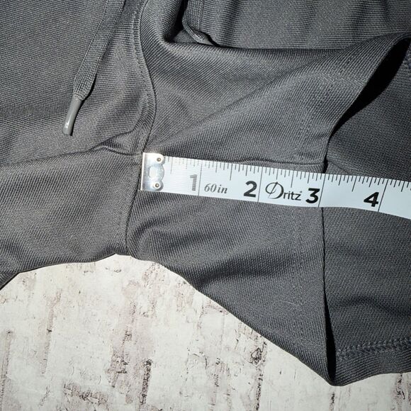 Under Armour Womens Size XS Gray Activewear Shorts Running Jogging Gym Biking - Picture 5 of 5